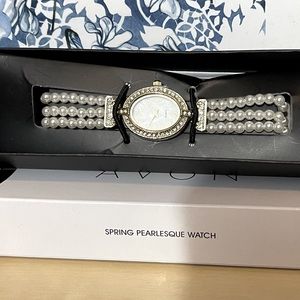 Avon Spring Pearlesque stretch watch, new in box